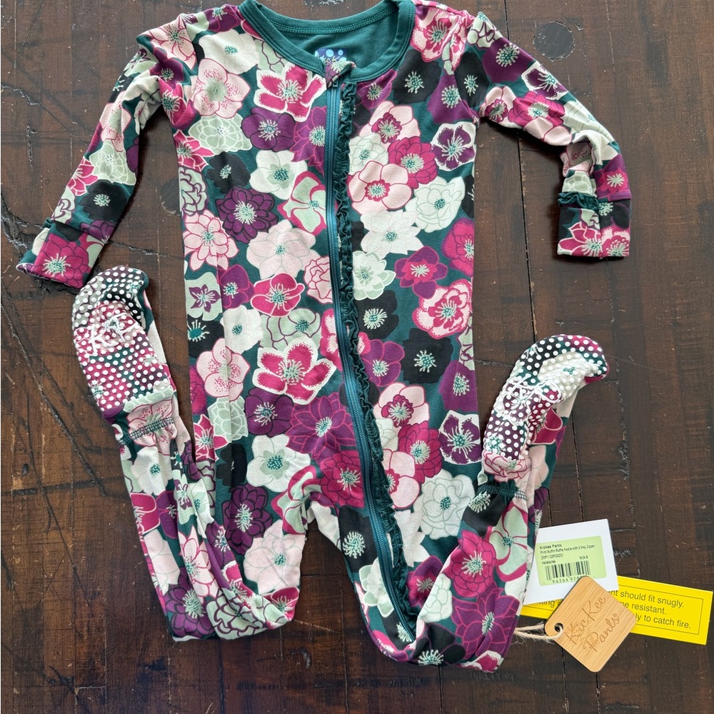 NWT Size 18/24 Months Kickee Pants Hellebores Muffin Ruffle Footie 2 way Zipper